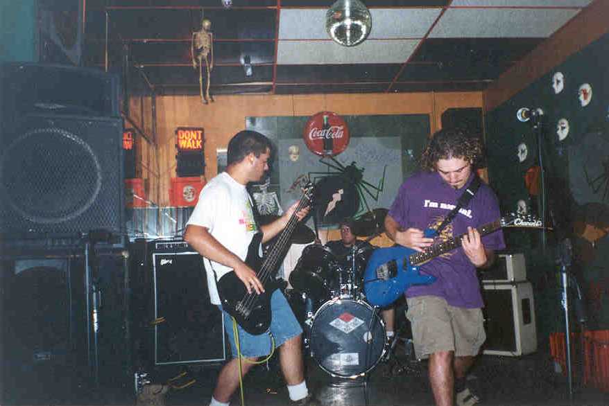 Sin Embargo live at the Spider Trap, 8/1/98.